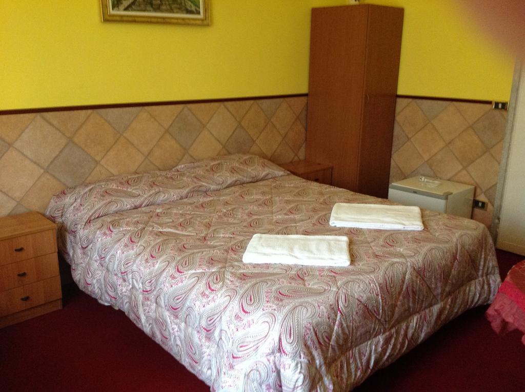 Termini Accommodation Rome Bilik gambar